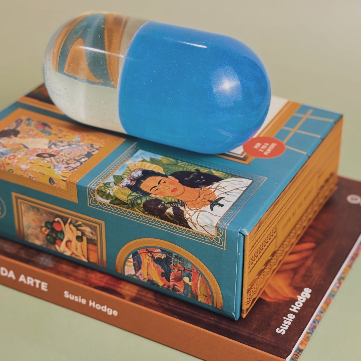 Livro Show Me the Monet – Jogo de Cartas