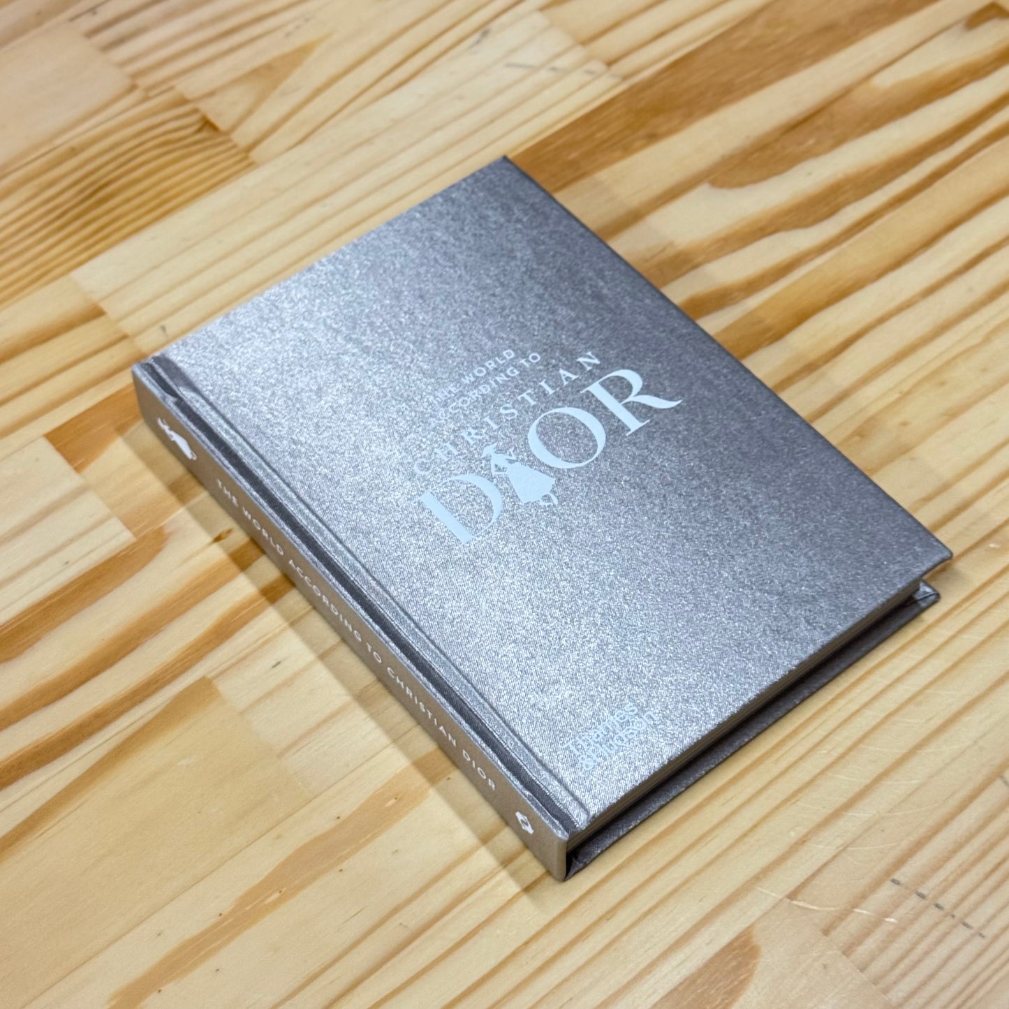 Livro The World According To Christian Dior Thames & Hudson