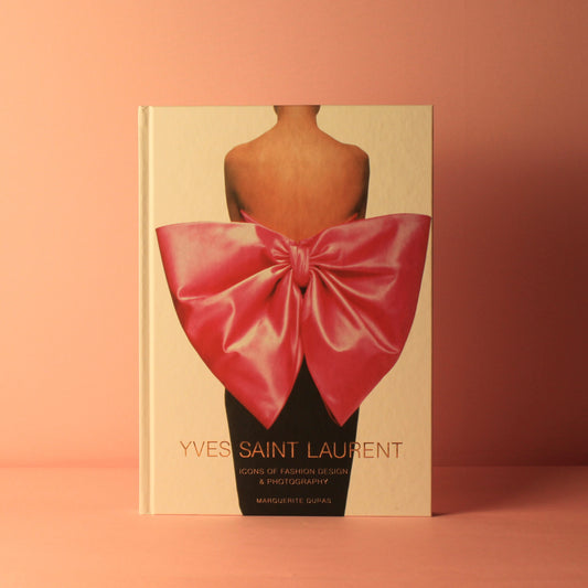 Livro Yves Saint Laurent Abrams Books
