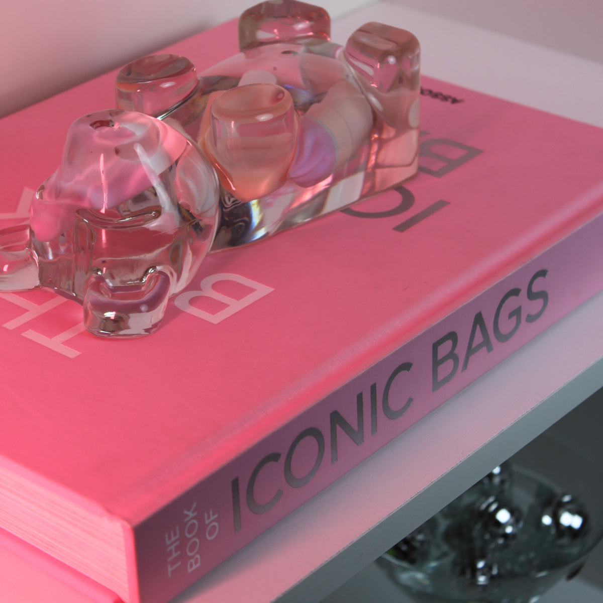 Livro The Book Of Iconic Bags Assouline