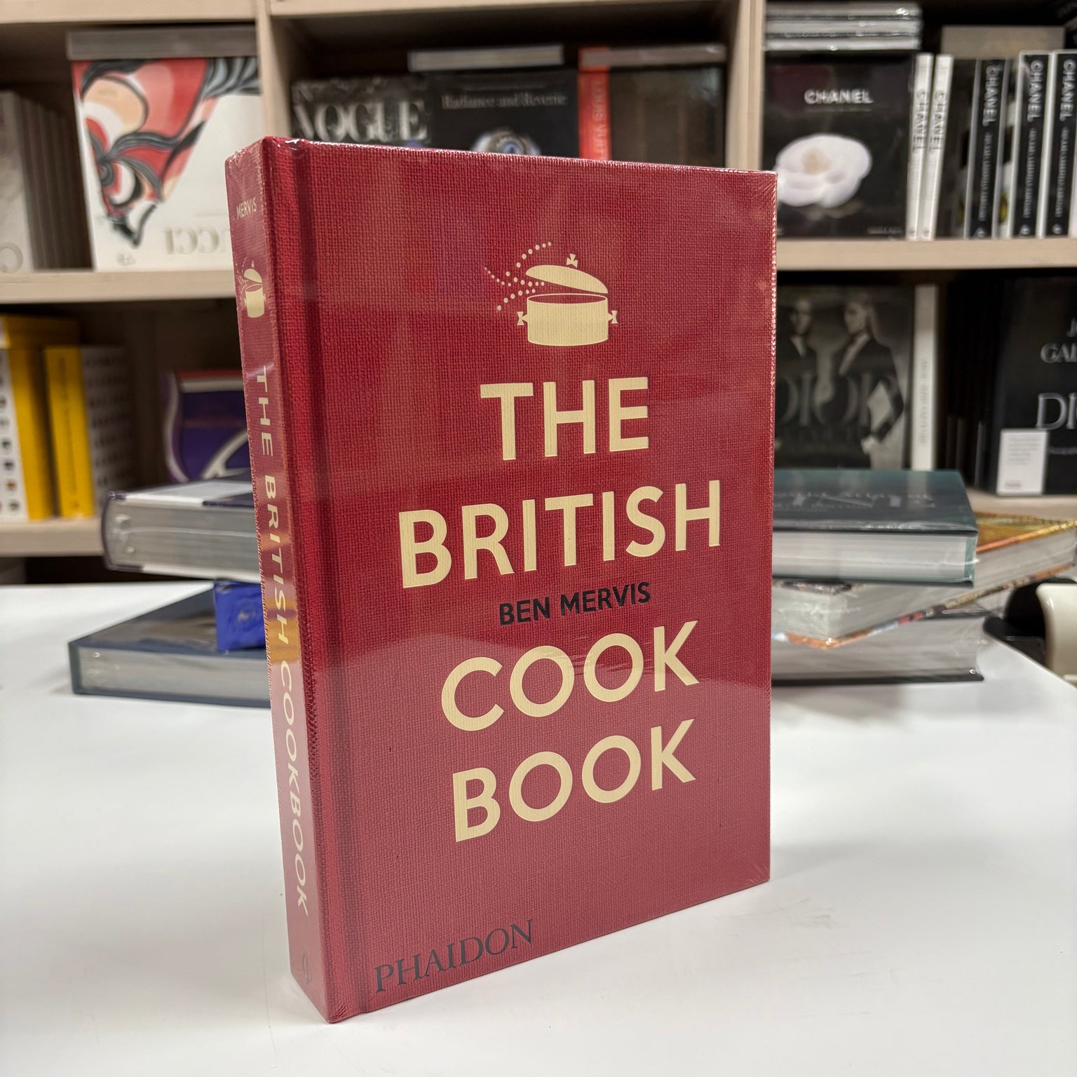 Livro The British Cookbook: Authentic Home Cooking Recipes From England Phaidon Press