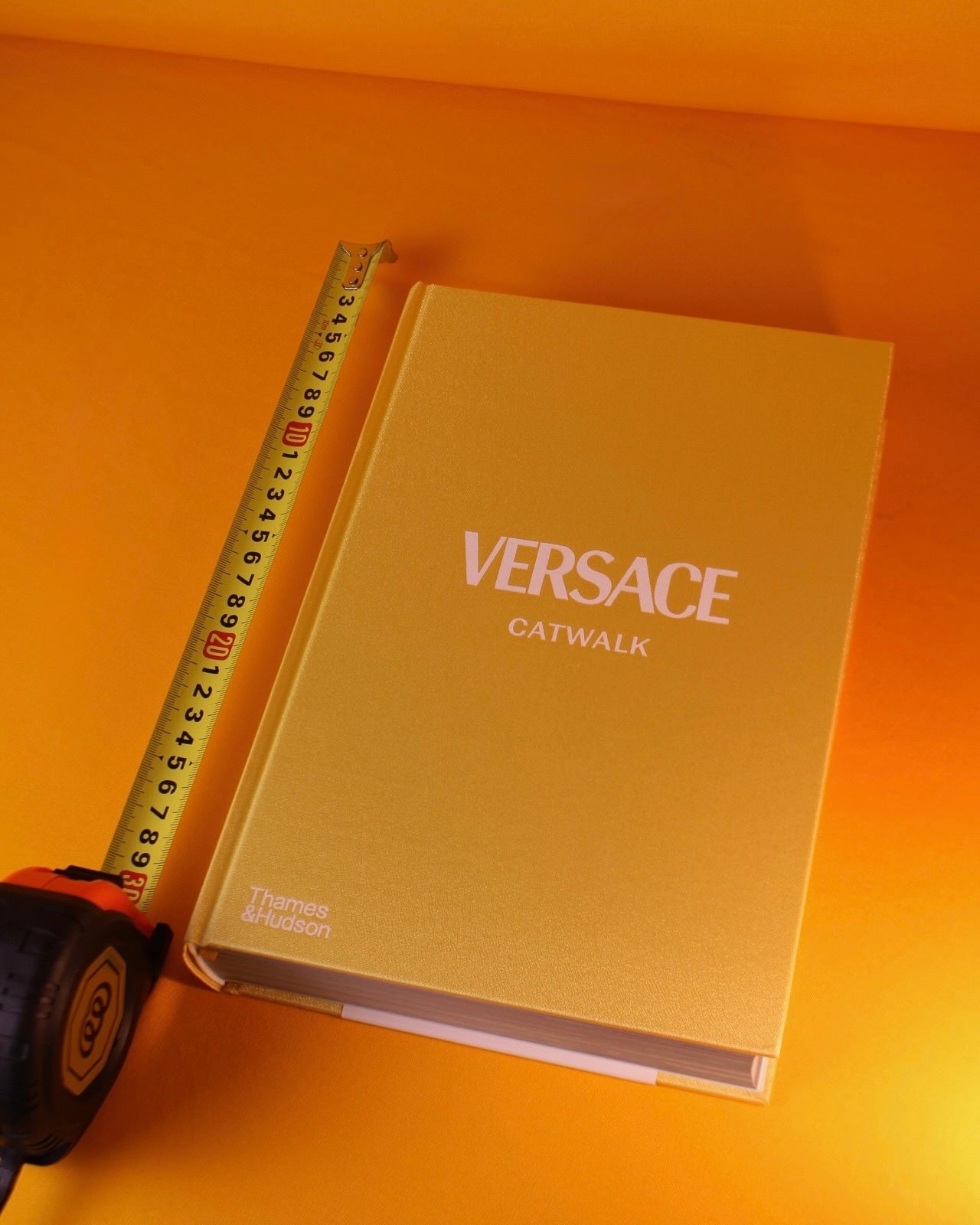 Livro Versace Catwalk Thames & Hudson - Modern Mood