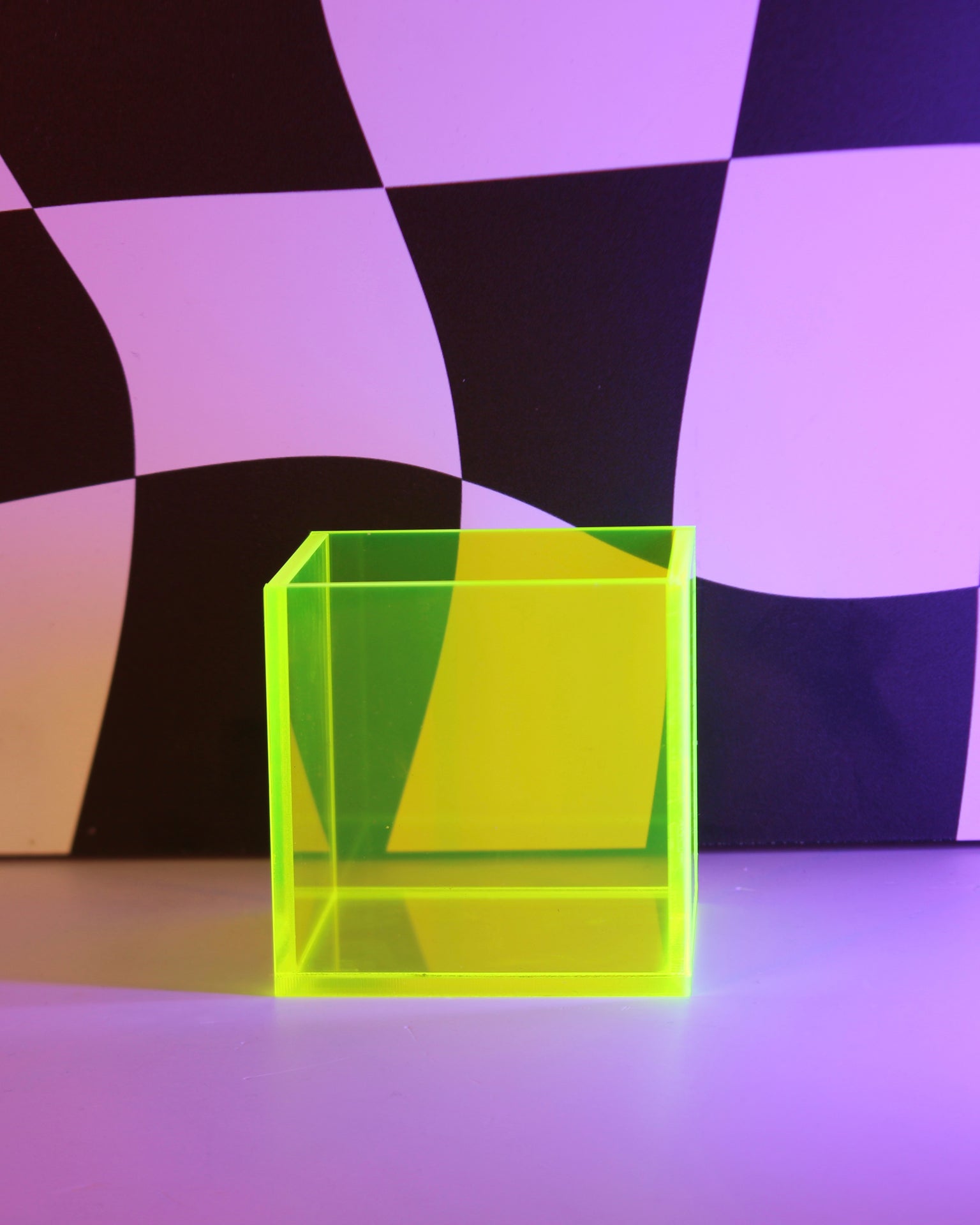 Porta treco de acrílico neon Pop Box da Modern Mood para organizar pequenos objetos com estilo na mesa ou penteadeira [WEBP]