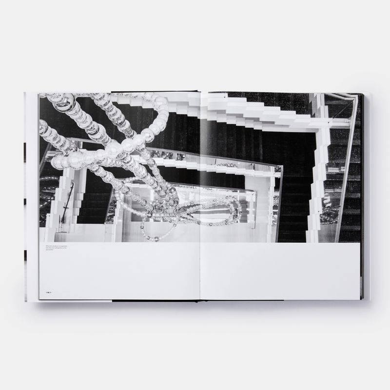 Livro Peter Marino: the Architecture of Chanel Phaidon Press - imagem 4