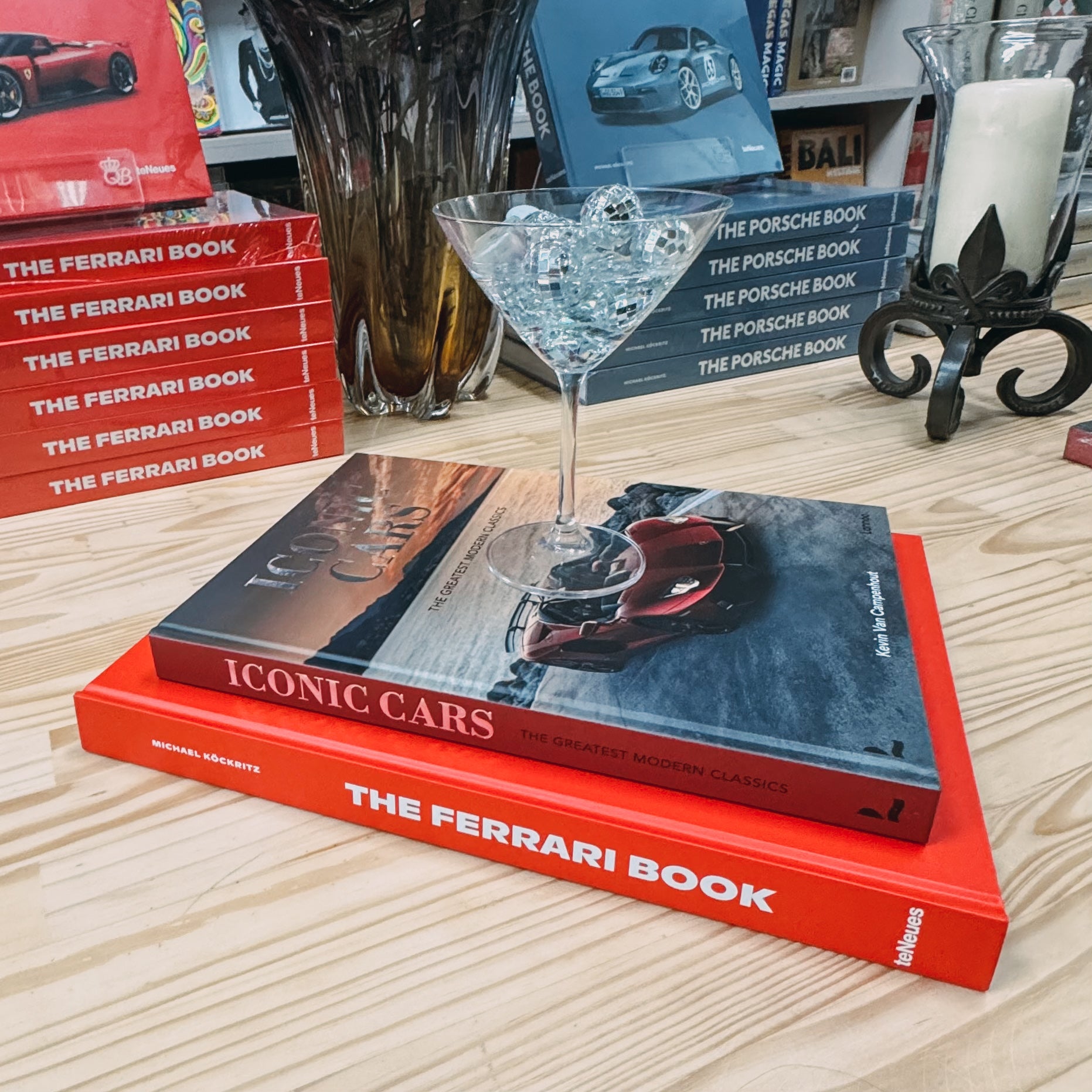 Livro The Ferrari Book Teneues - Modern Mood