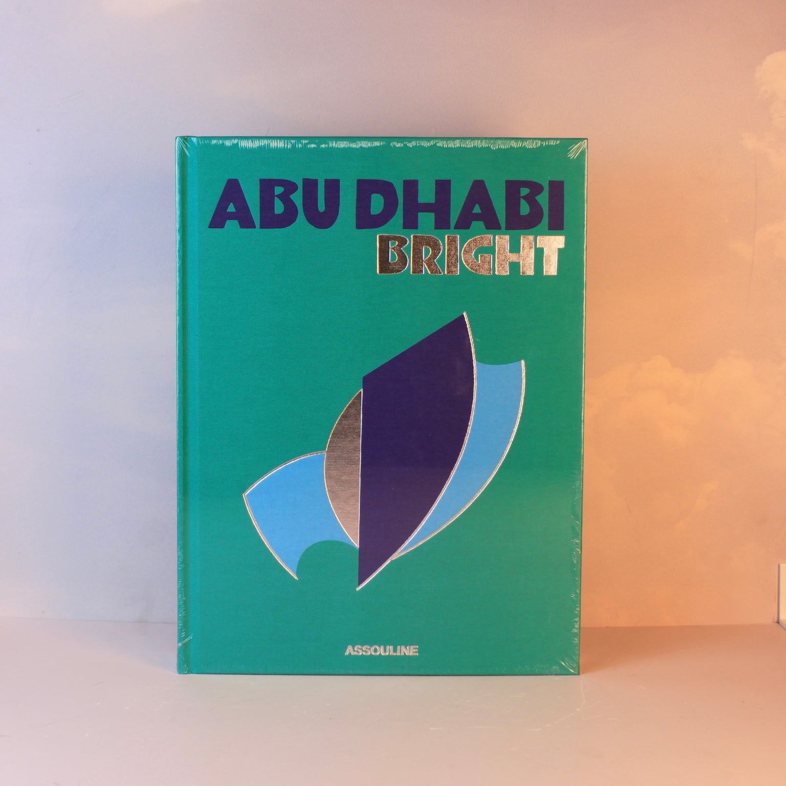 Livro Abu Dhabi Bright Assouline — imagem 2