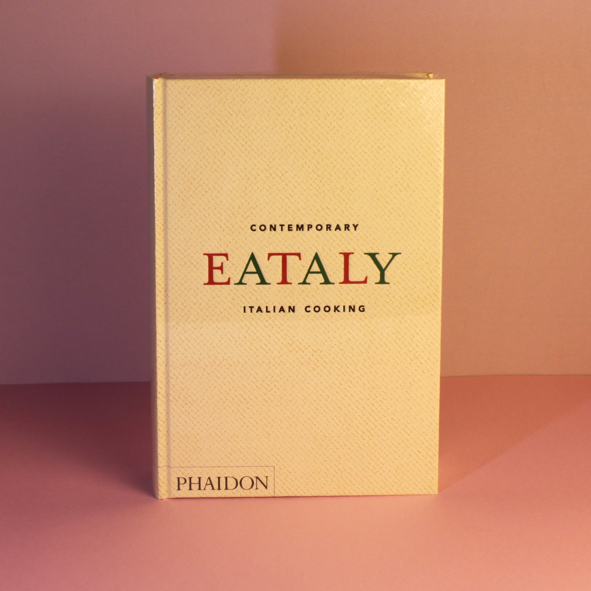 Livro Eataly (Phaidon) capa dura, coffee table book de culinária italiana contemporânea com 567 páginas - Modern Mood
