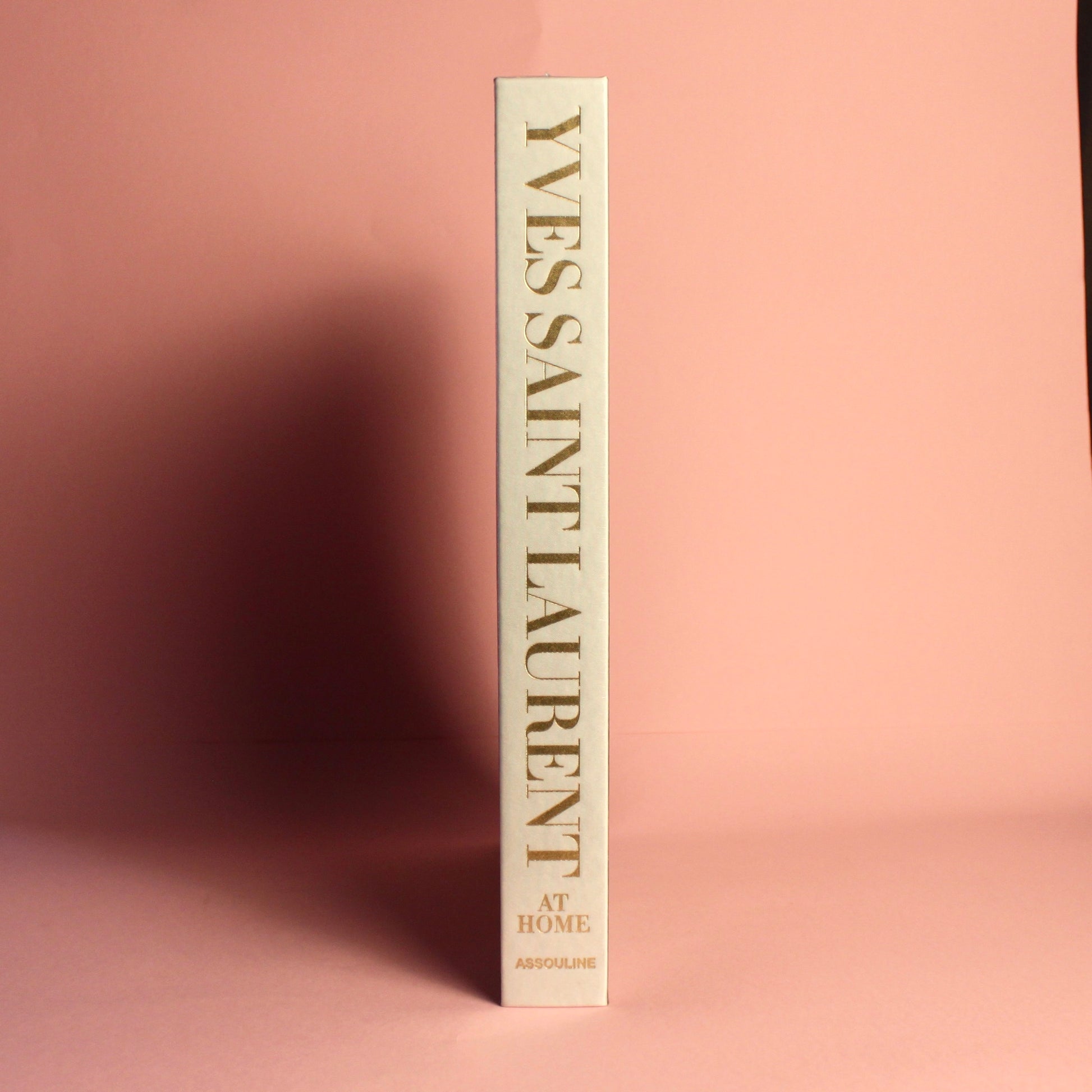 Livro Yves Saint Laurent at Home Assouline - Modern Mood