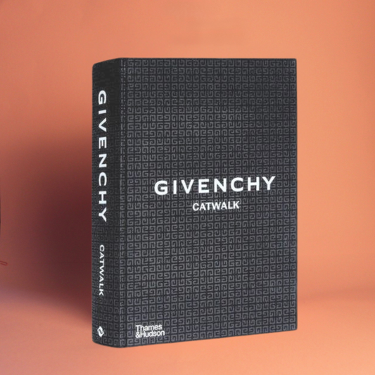 Livro Givenchy Catwalk Thames & Hudson - Modern Mood