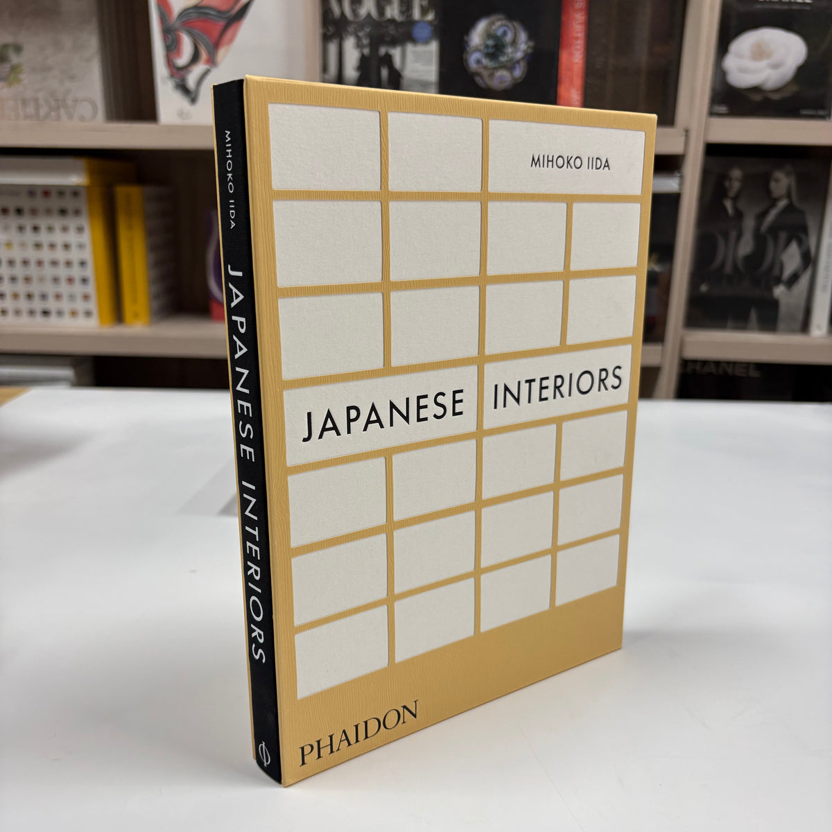Livro Japanese Interiors Hachette