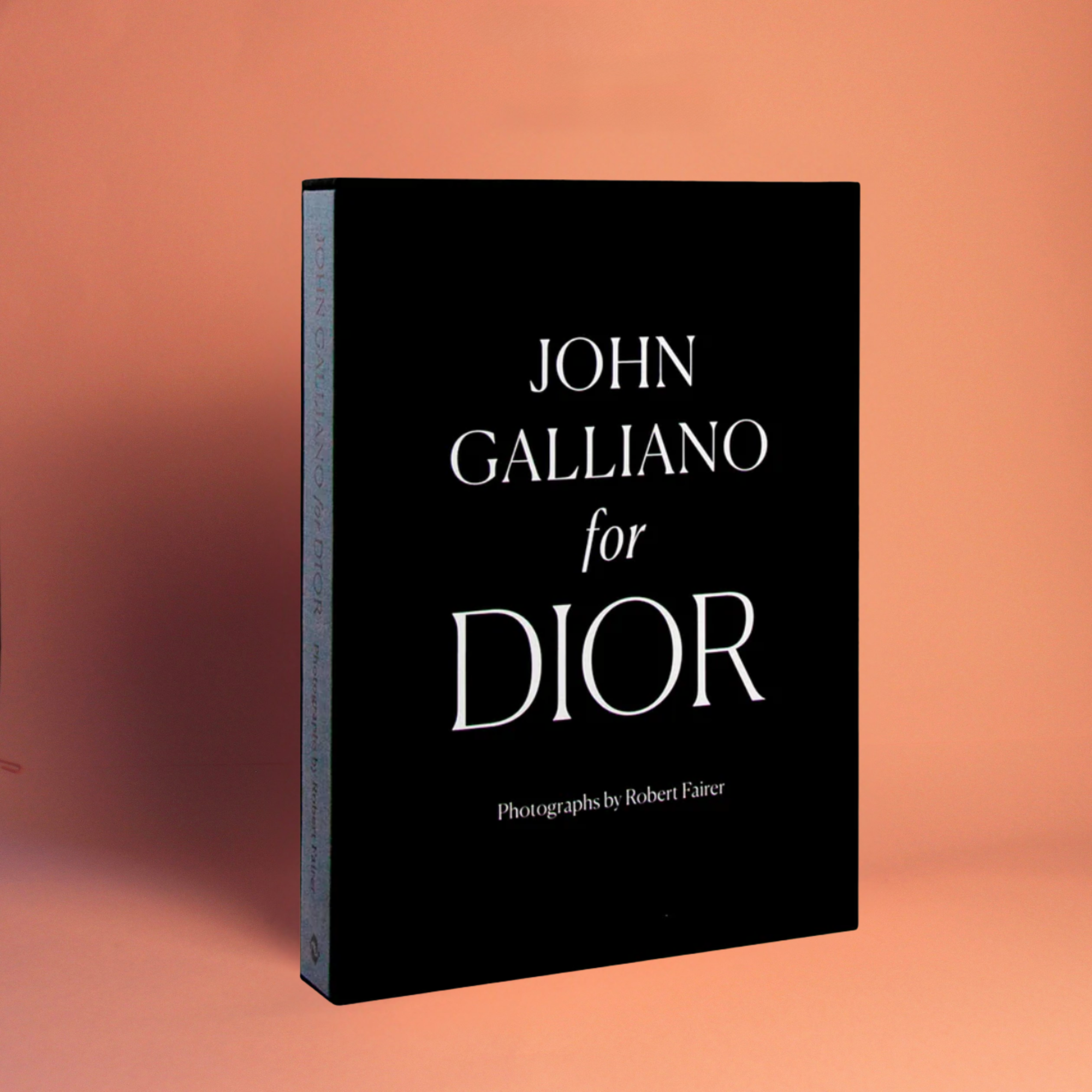 Livro John Galliano for Dior Thames & Hudson - Produto premium da coleção Modern Mood