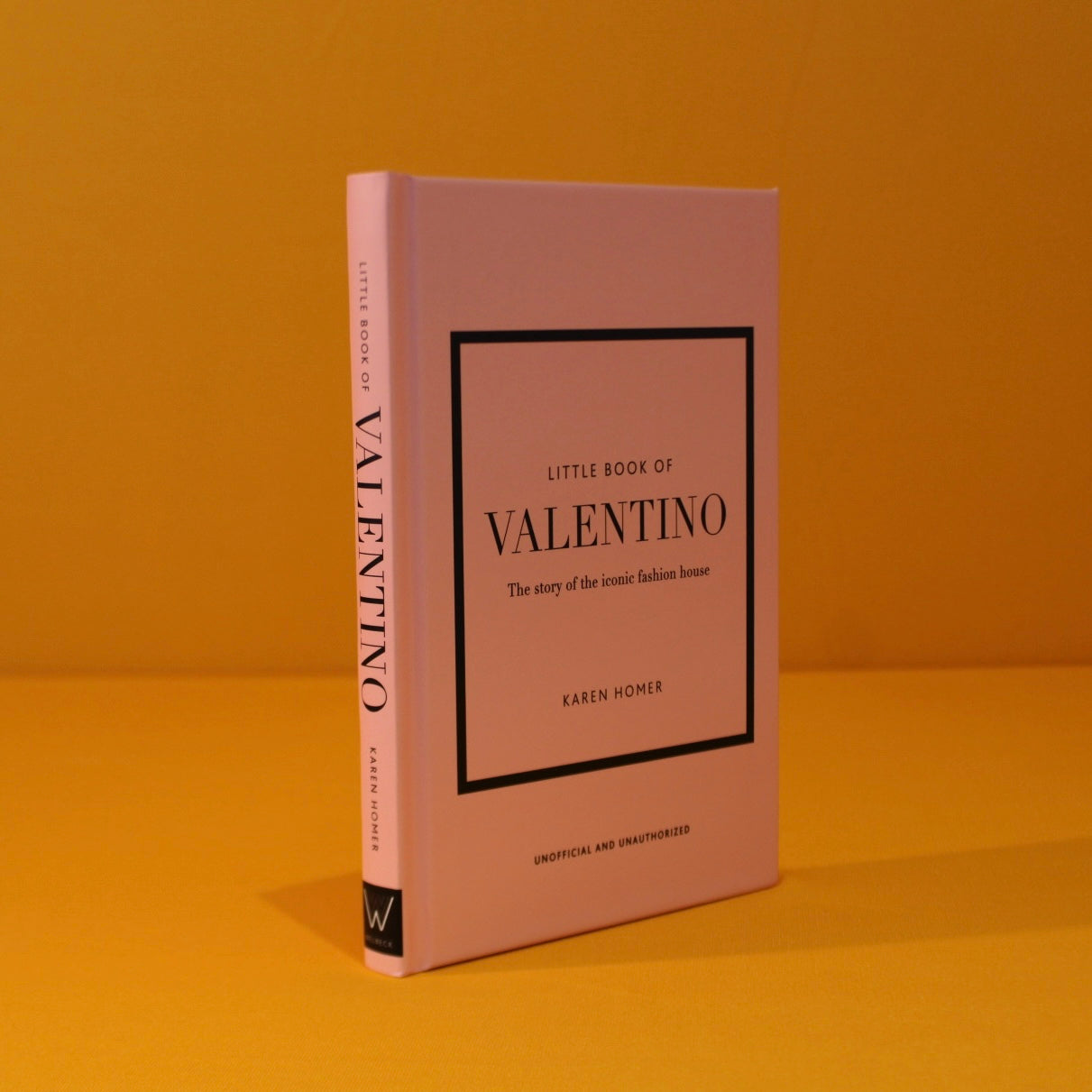Livro Little Book of Valentino: A História da Maison do Glamour (Capa Dura) - Modern Mood