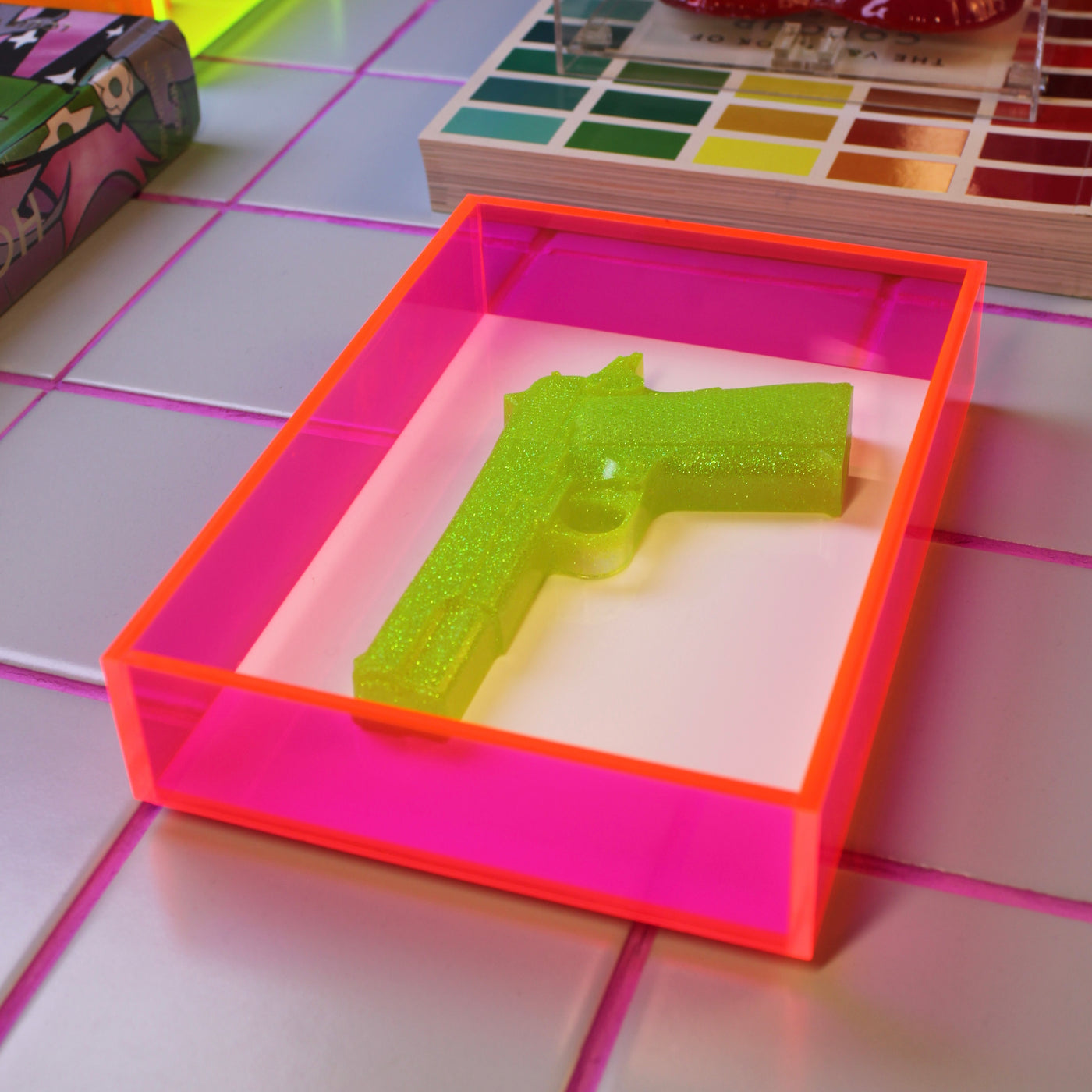 Neon Shot - Escultura com Acrílico