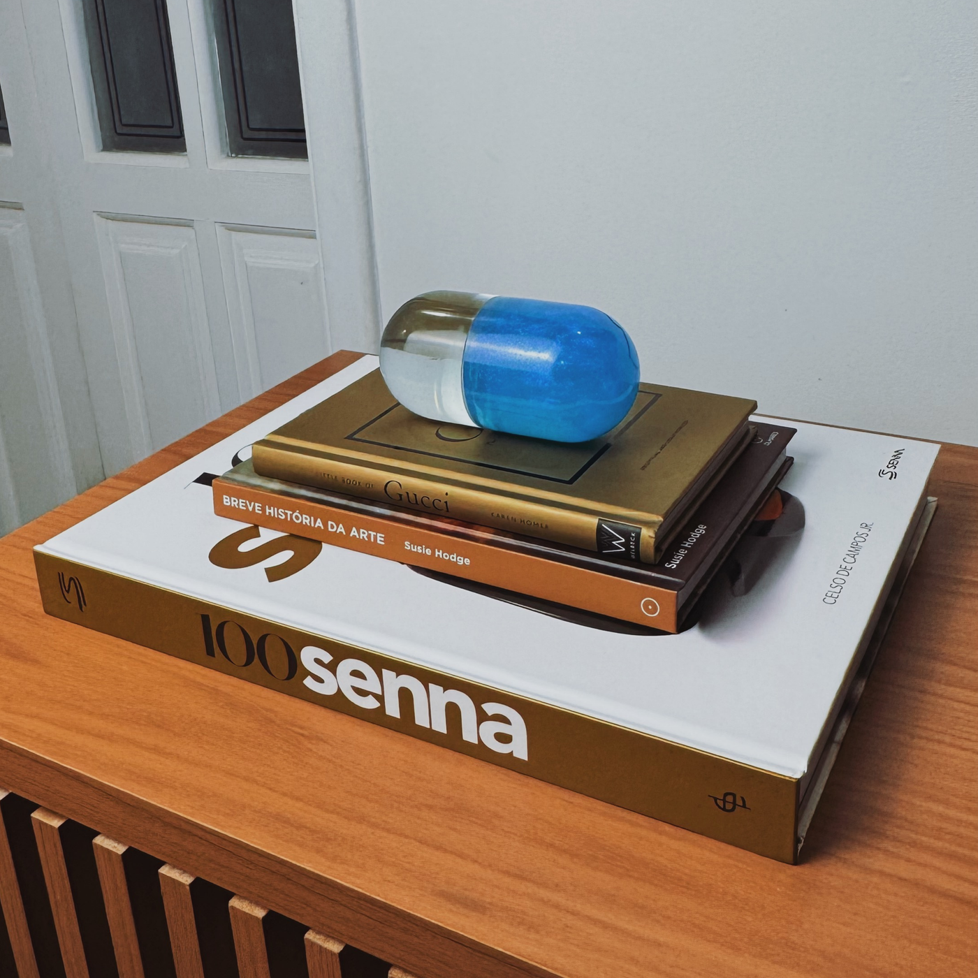 Adorno Pill - Modern Mood