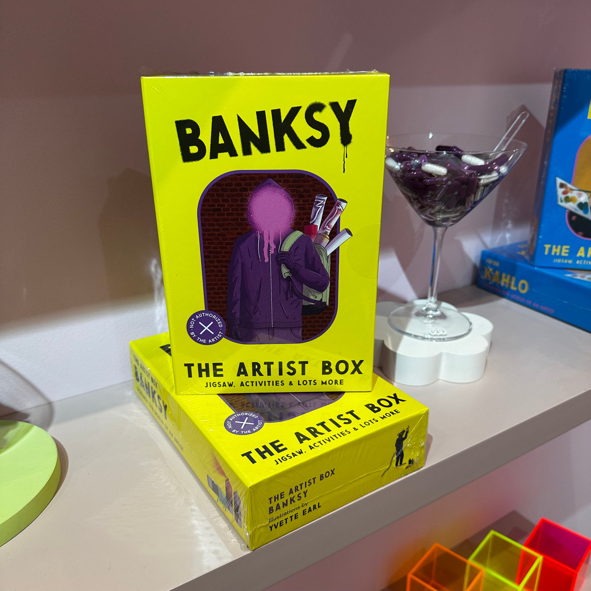 Livro The Artist Box: Banksy Phaidon Press