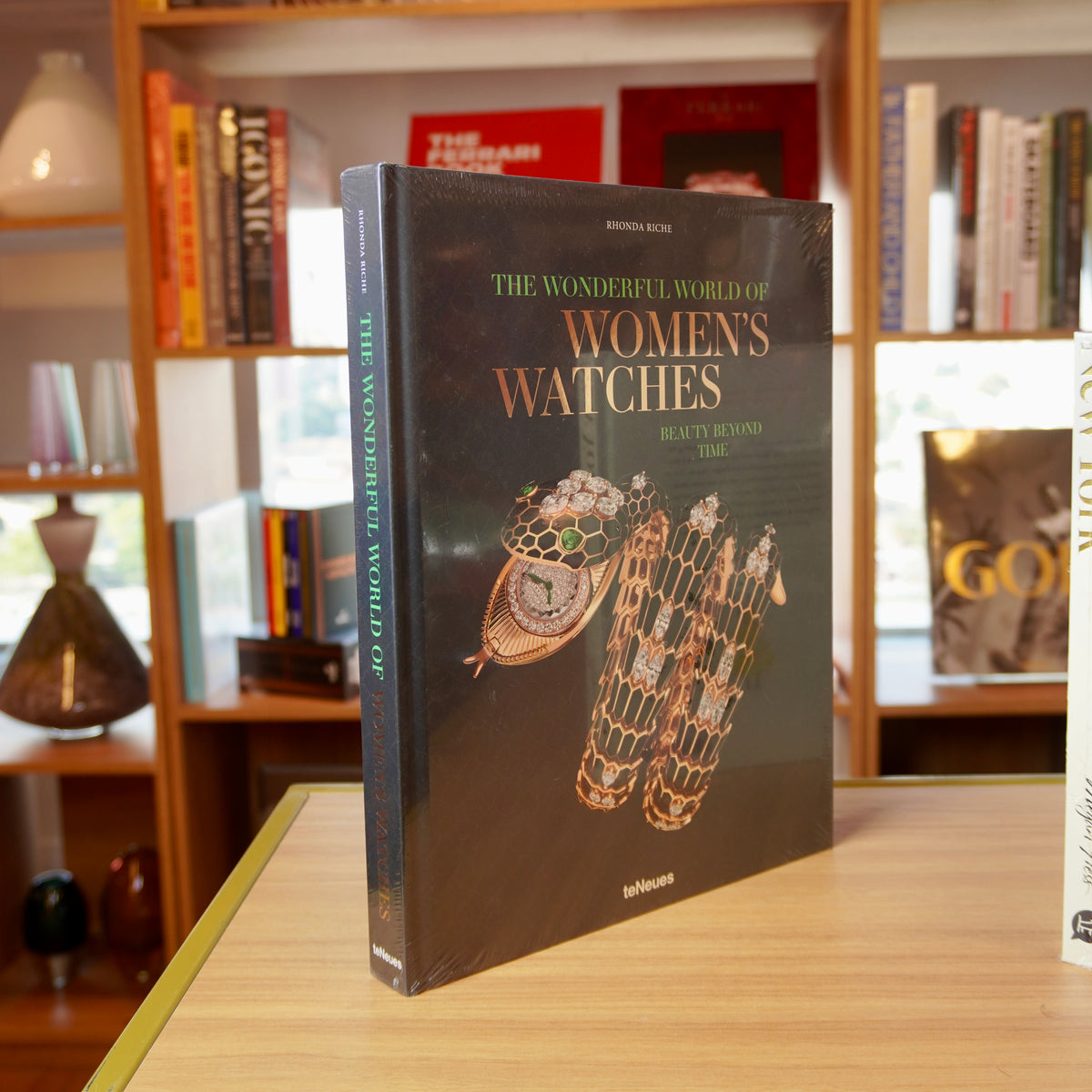 Livro The Wonderful World Of Women's Watches: Beauty Beyond Time Teneues