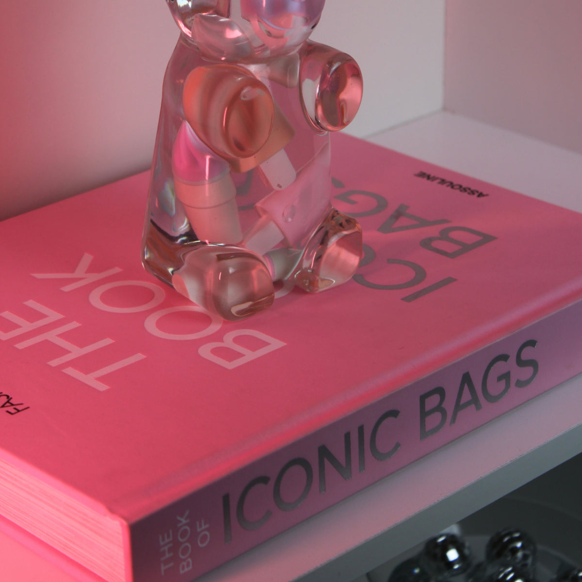 Livro The Book Of Iconic Bags Assouline