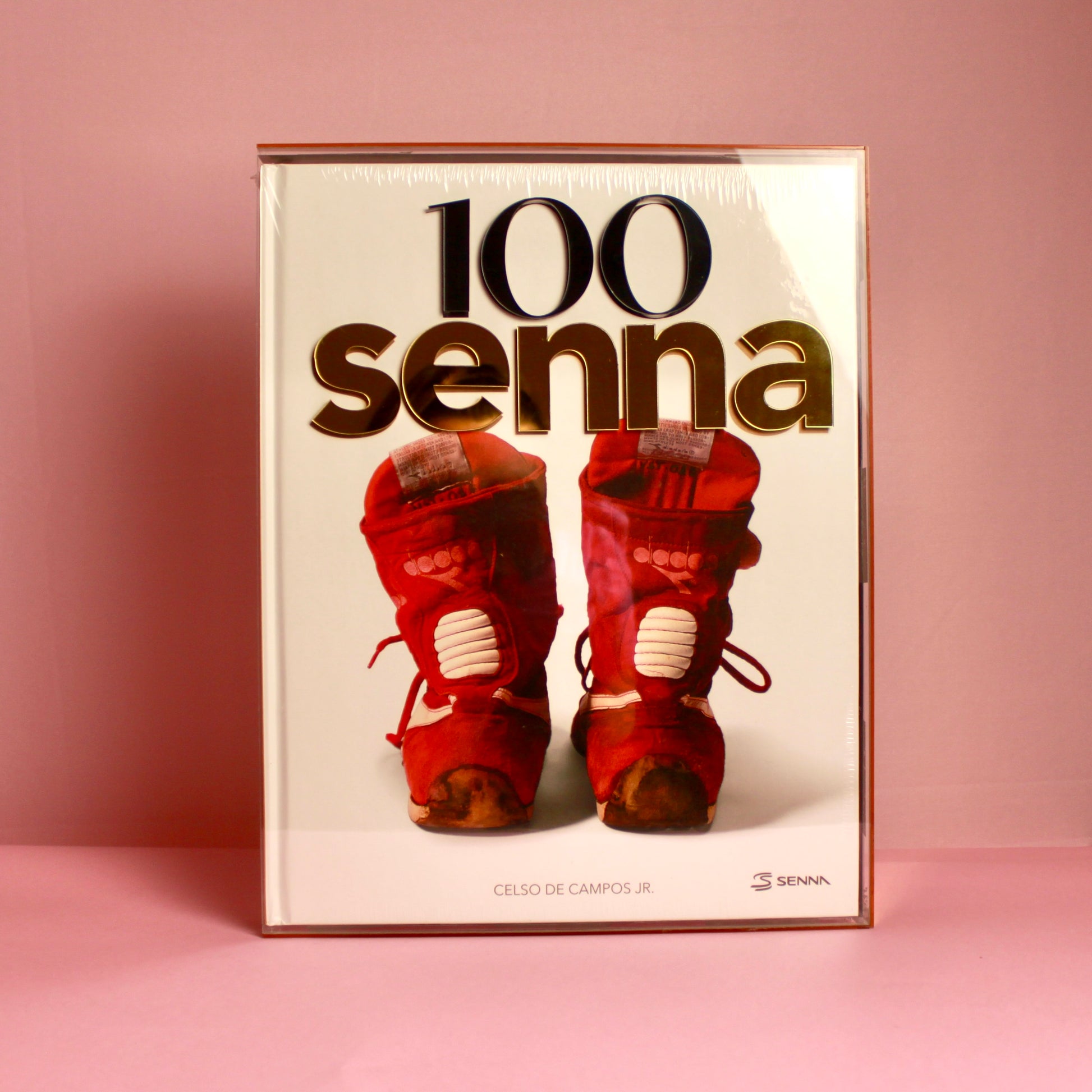 Livro Combo 100 Senna Botas + Capa Acrilica com Gravura Dourada - Modern Mood