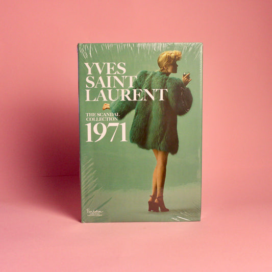 Livro Yves Saint Laurent The Scandal Collection, 1971 Abrams Books - Modern Mood