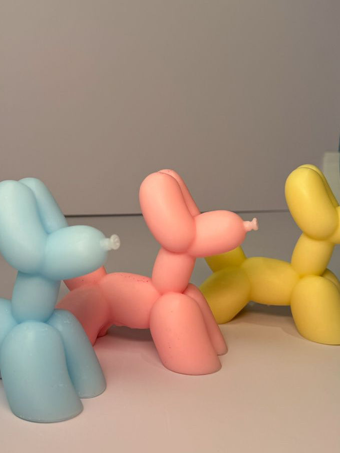 Big Moodie Balloon Dog em resina nas cores candy para decoração pop art