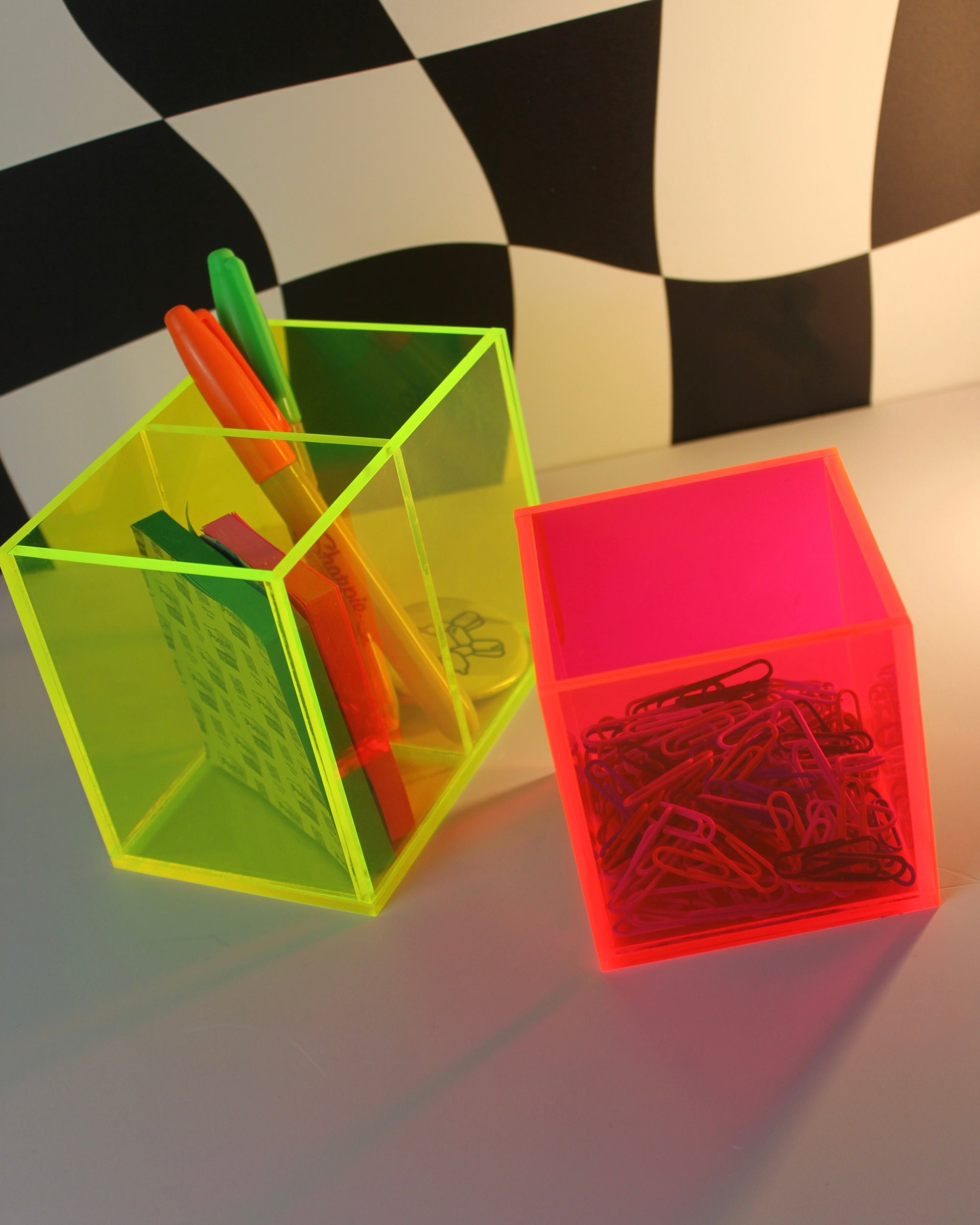 Desk Box - Porta Caneta Duplo de Acrílico Neon
