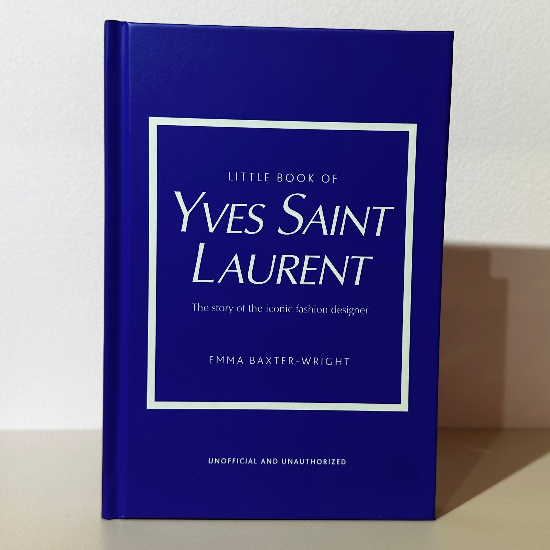 Livro Little Book Of Yves Saint Laurent Ingram Publisher Services Uk