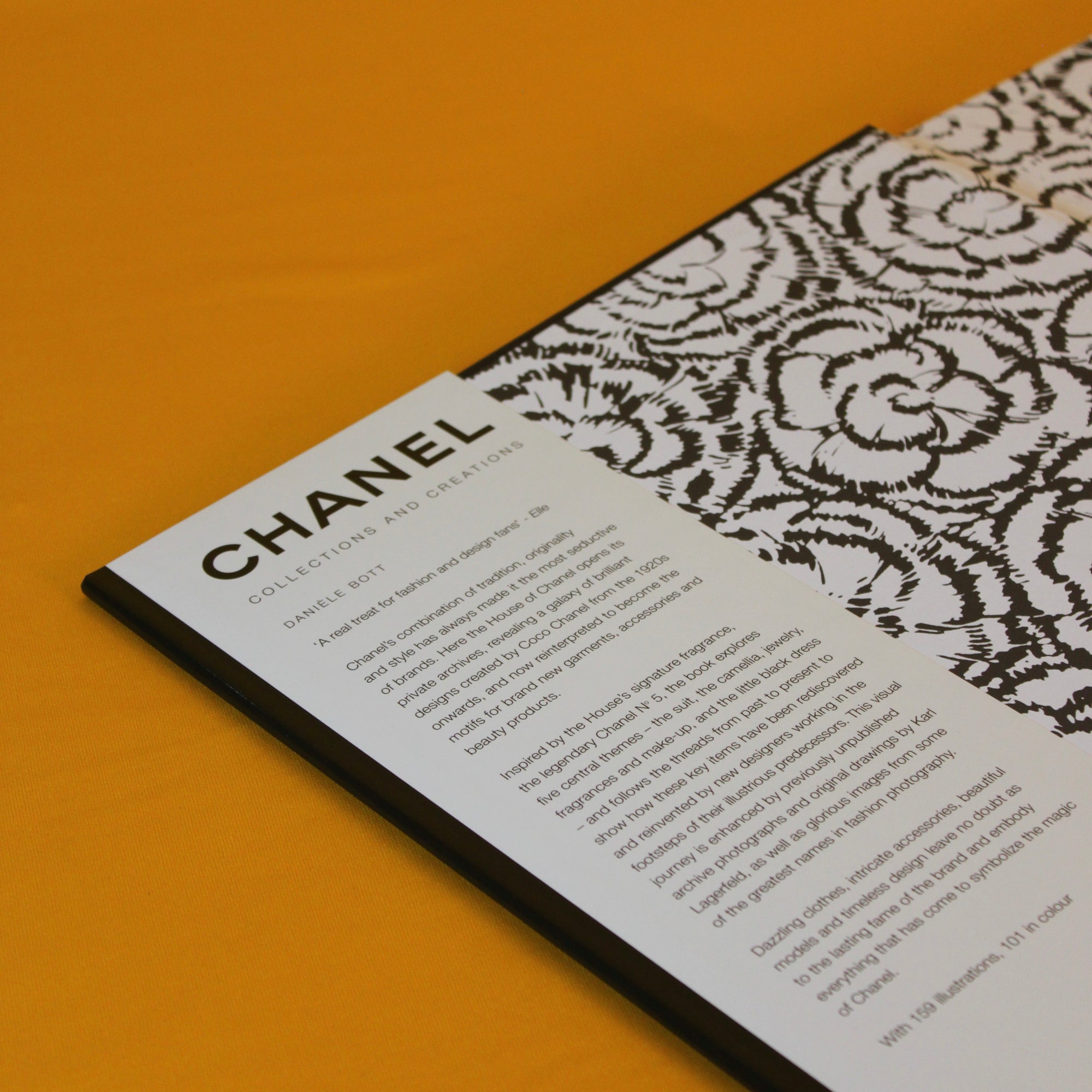 Livro Chanel - Collections And Creations - Thames & Hudson - Modern Mood