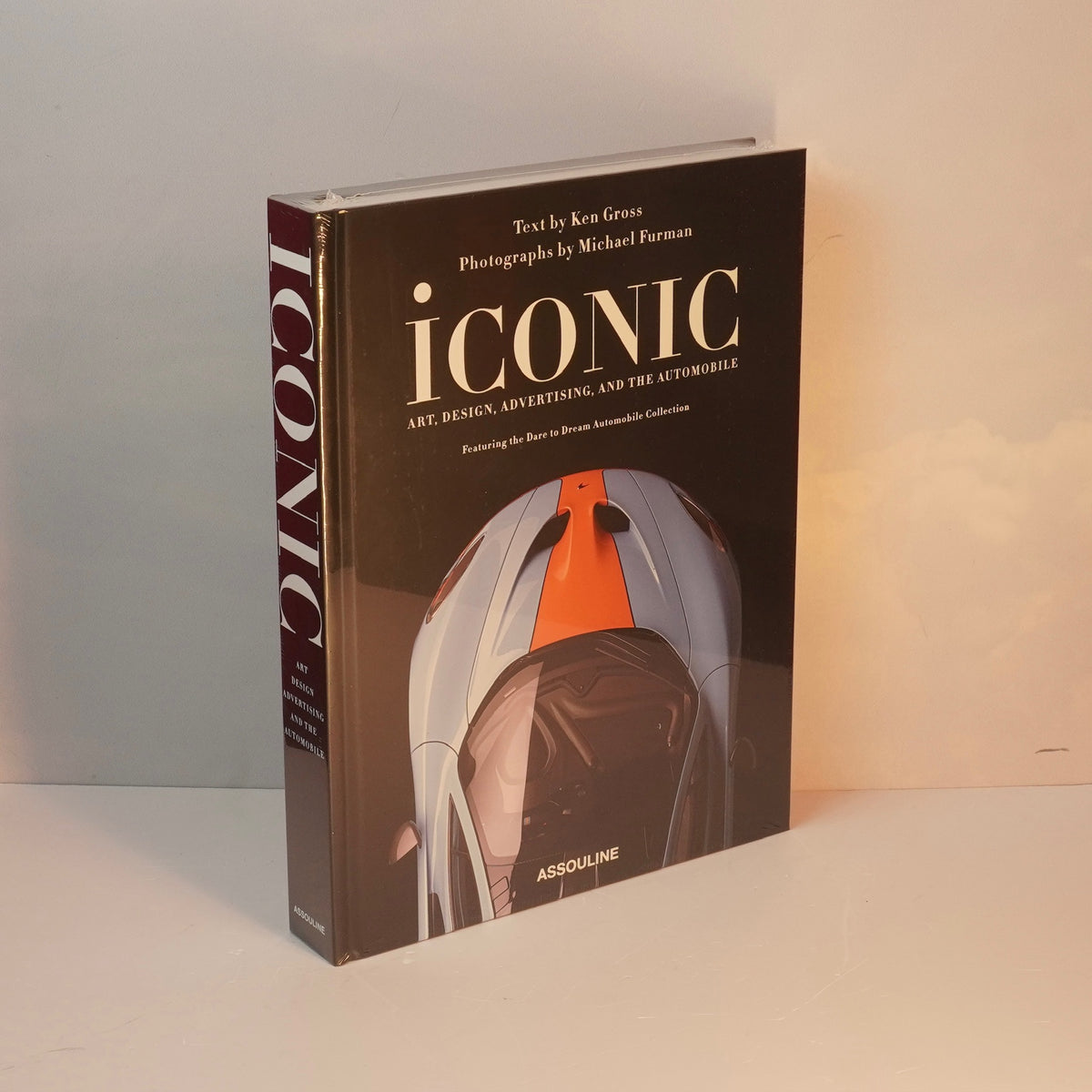 Livro Iconic: Art, Design, Advertising, and the Automobile Assouline