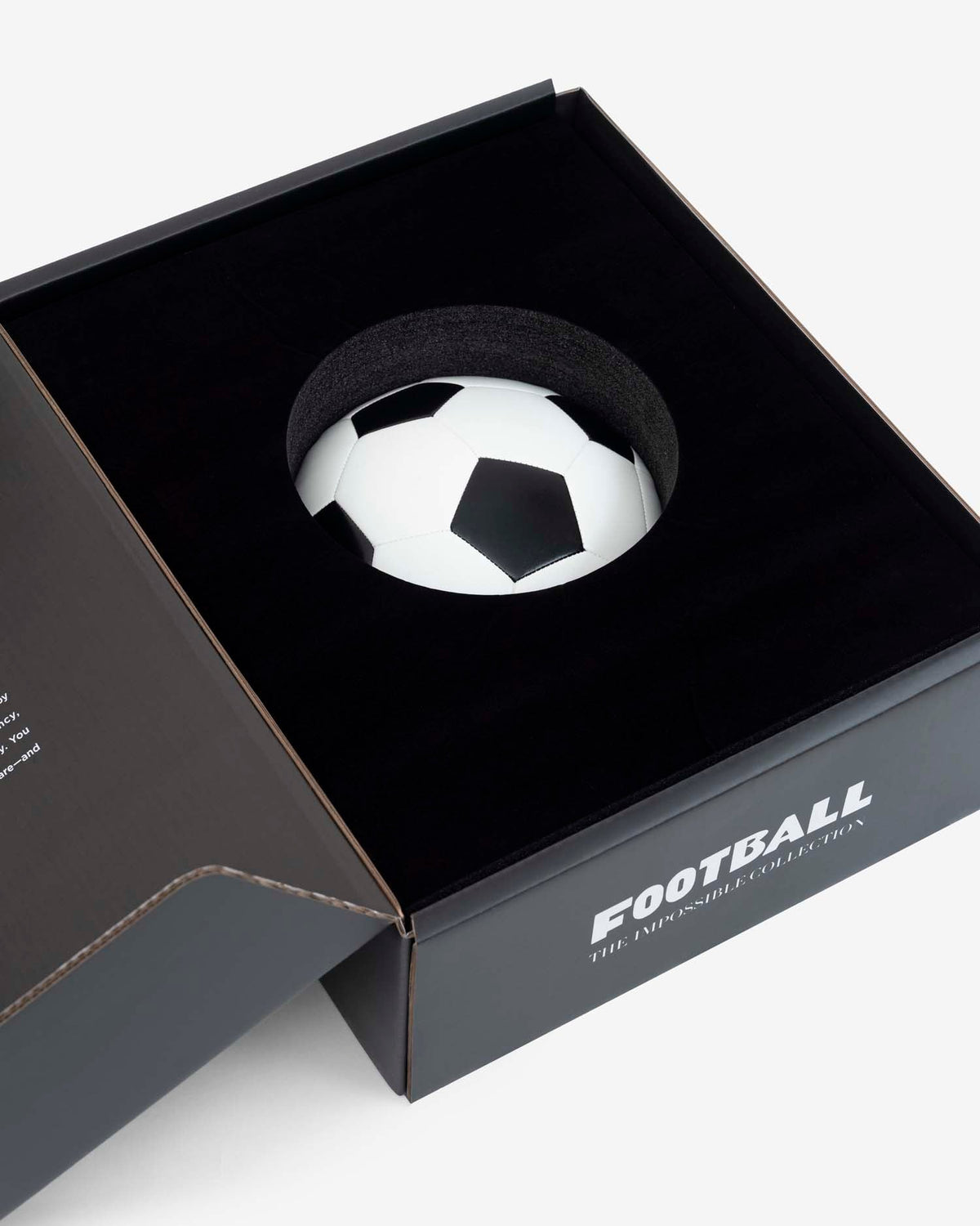 Livro The Impossible Collection - Football Assouline