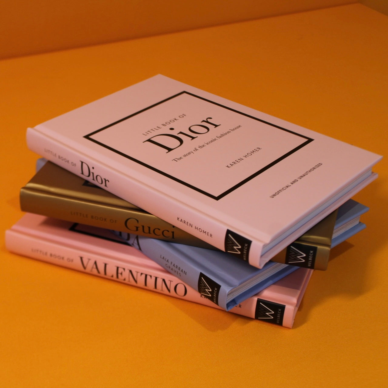 Livro Little Book of Valentino: A História da Maison do Glamour (Capa Dura) - Modern Mood