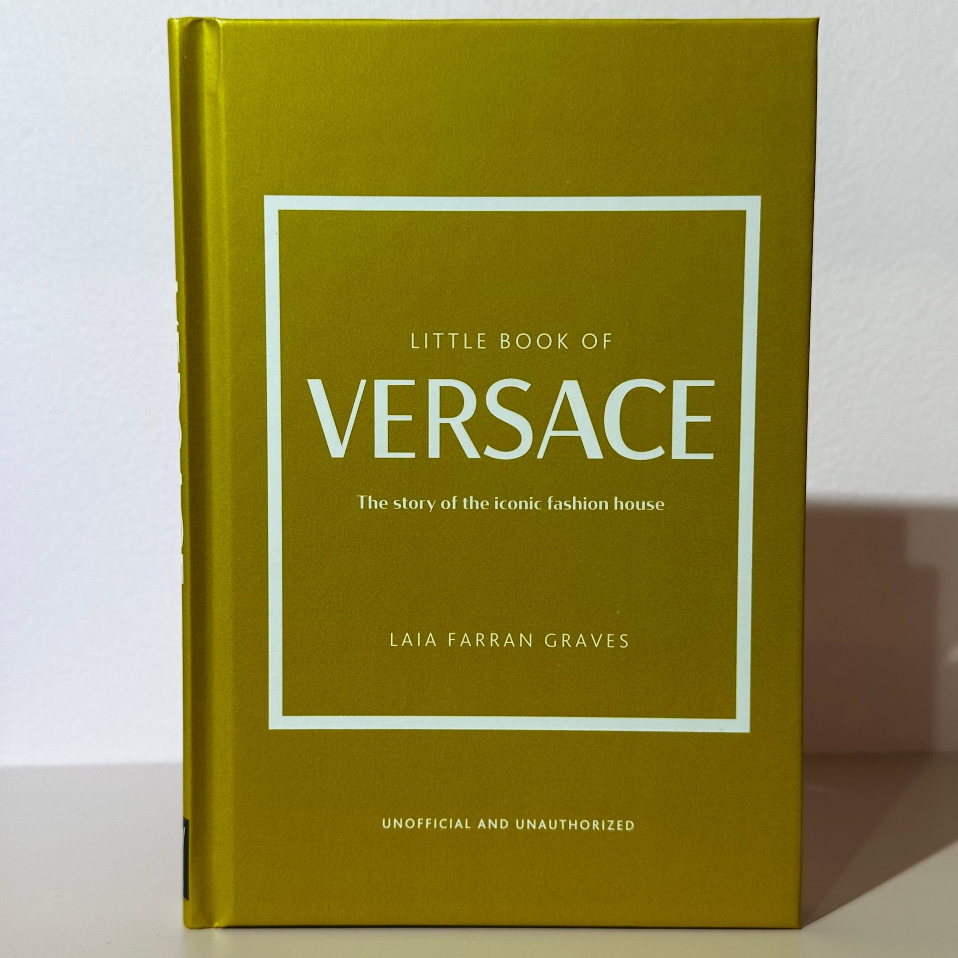 Livro The Little Book Of Versace Hachette Book Group - Usa