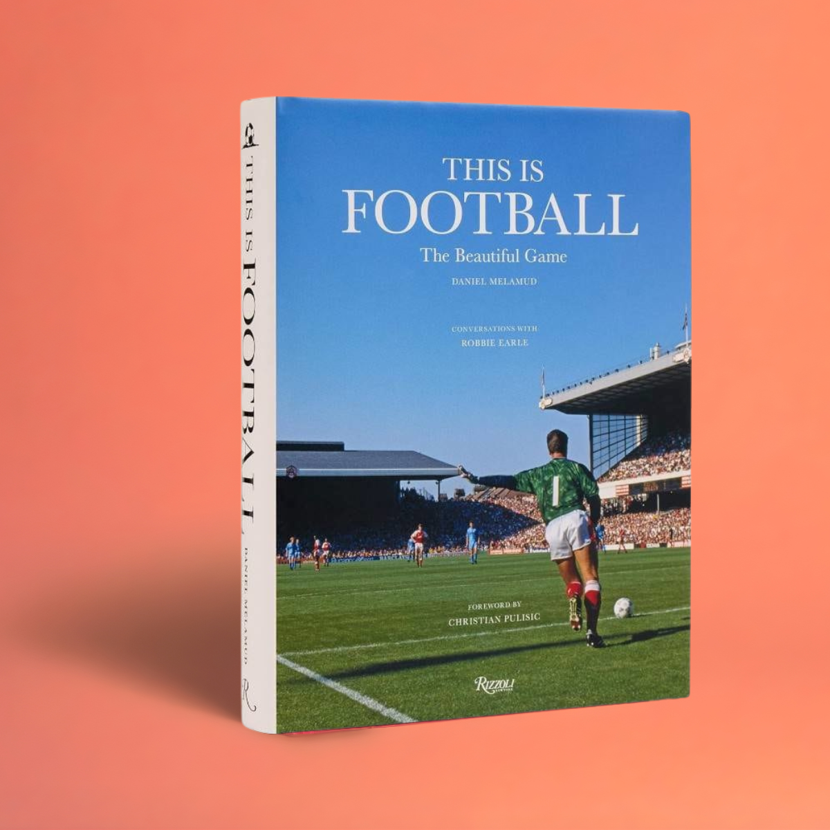 Livro This Is Football da Rizzoli em capa dura, coffee table book de luxo para decoração e coleção - Modern Mood