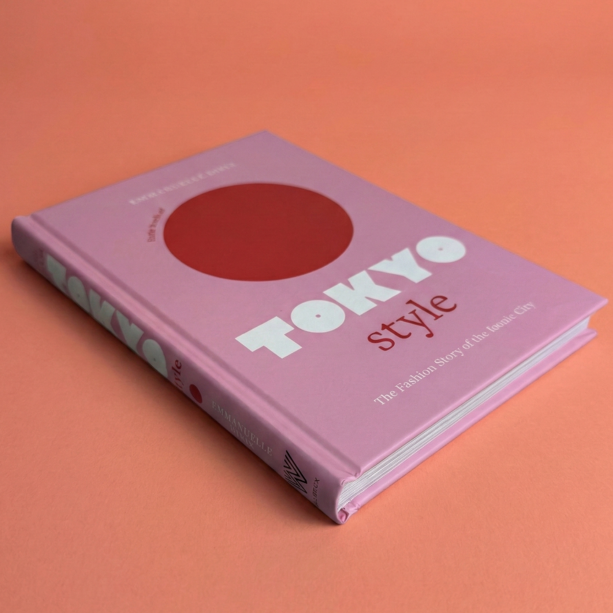Livro Little Book of Tokyo Style da Welbeck com capa dura premium e tema de moda japonesa