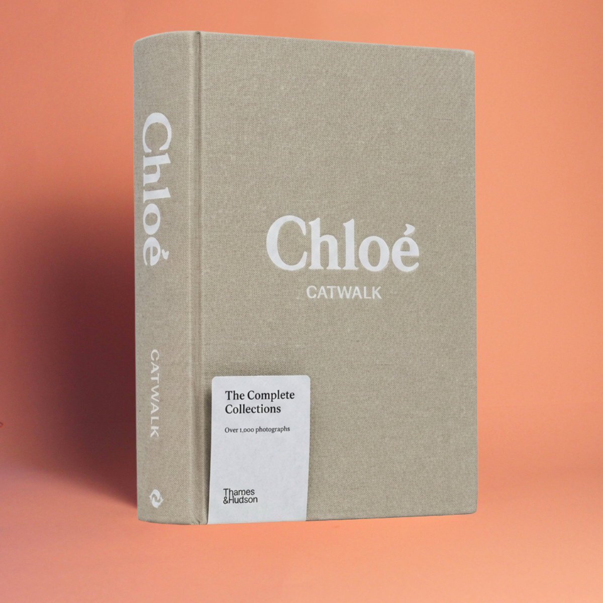 Livro Chloé Catwalk The Complete Collections capa dura Thames & Hudson, coffee table book de moda - Modern Mood
