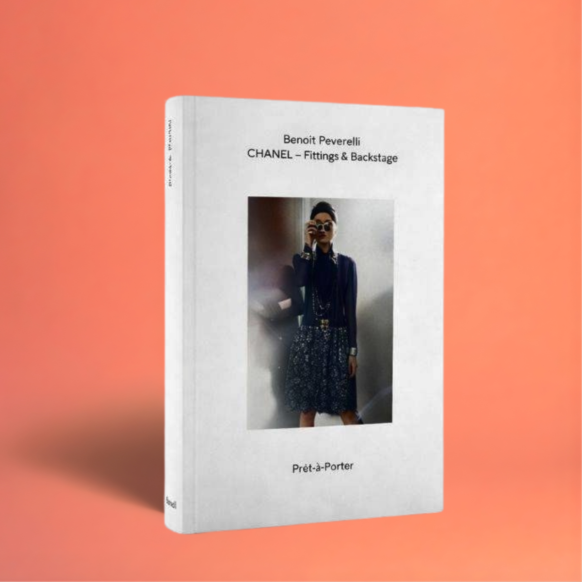 Livro Chanel – Fittings and Backstage – Prêt-à-Porter em capa dura, coffee table book de moda e luxo