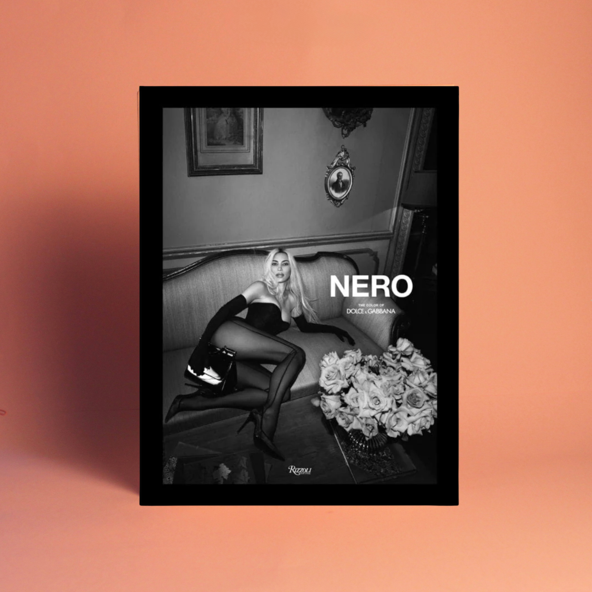 Livro NERO: The Color of Dolce & Gabbana (Rizzoli), capa dura preta com tipografia dourada - Modern Mood