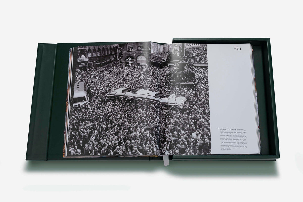 Livro The Impossible Collection - Football Assouline