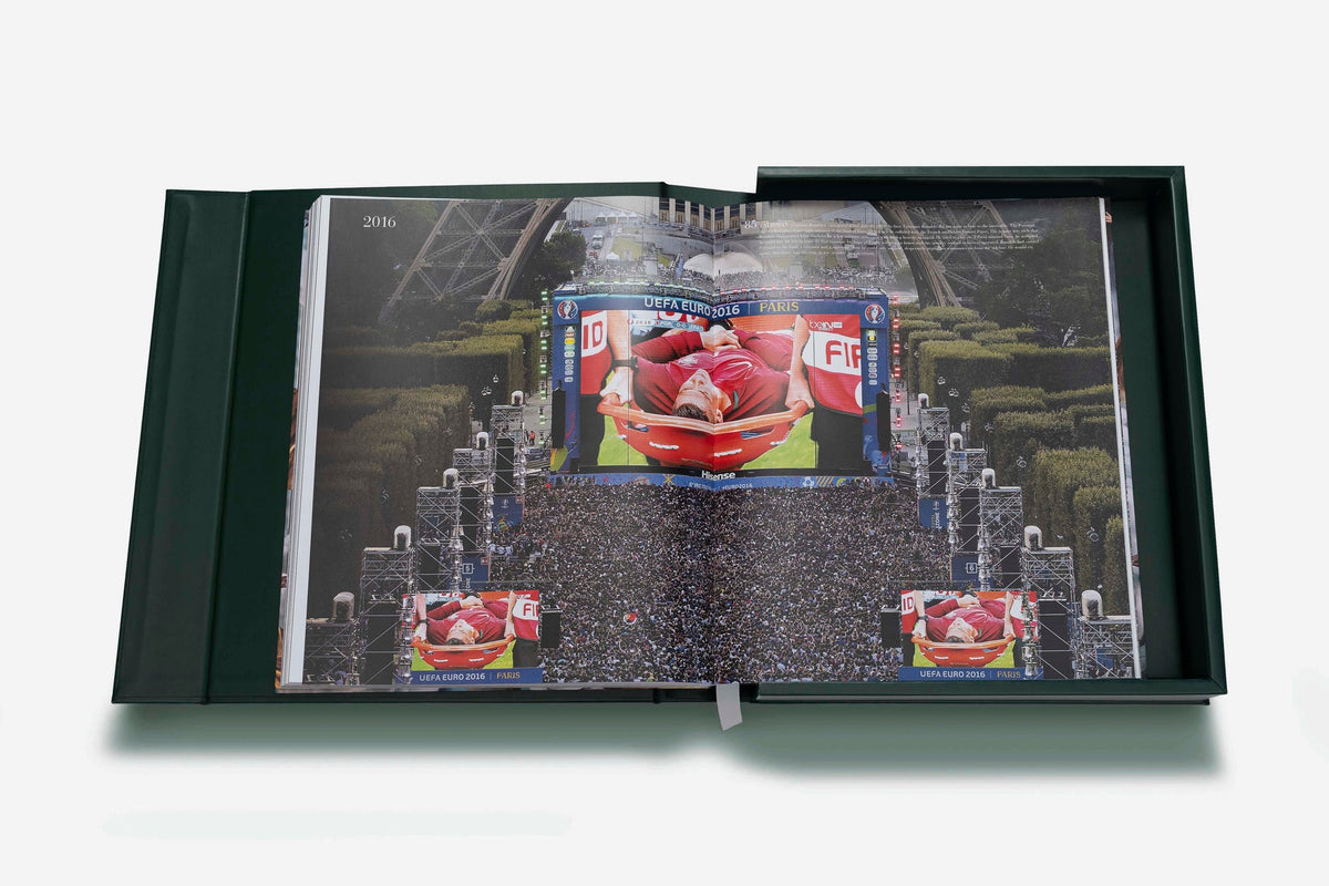 Livro The Impossible Collection - Football Assouline