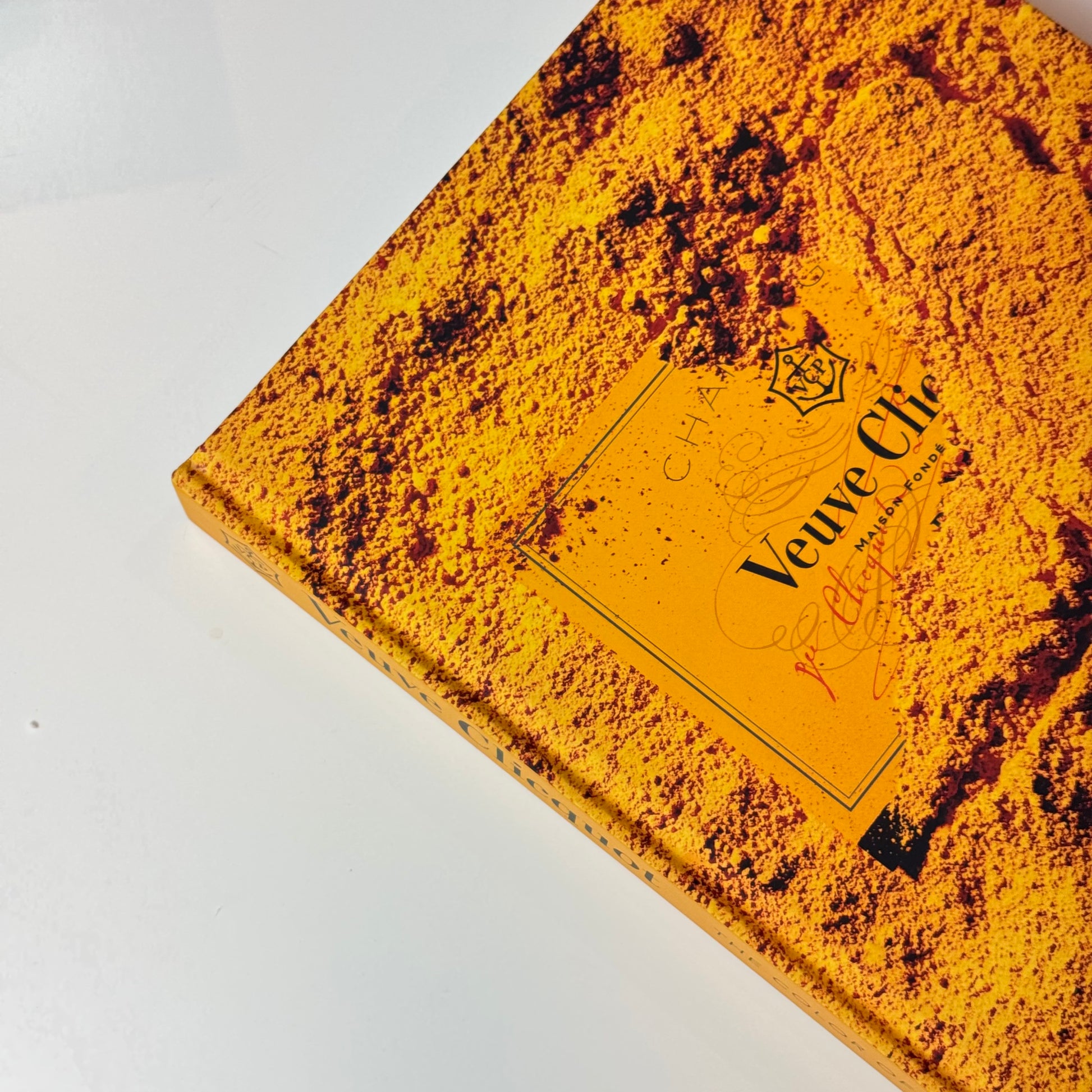 Livro Assouline Veuve Clicquot - Modern Mood