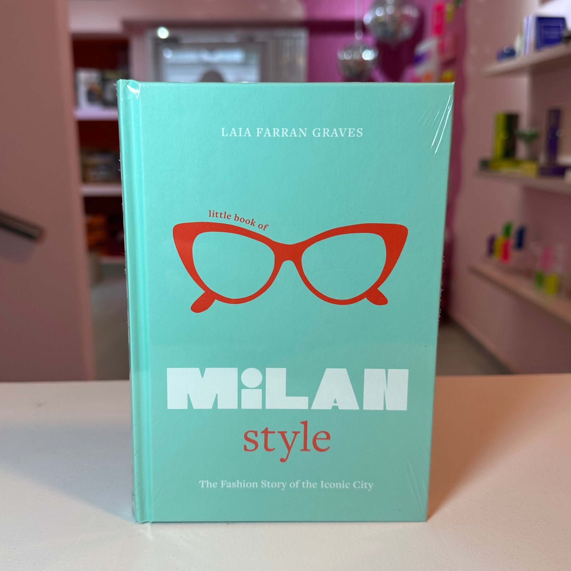 Livro Little Book Of Milan Style Ingram Publisher Services Uk
