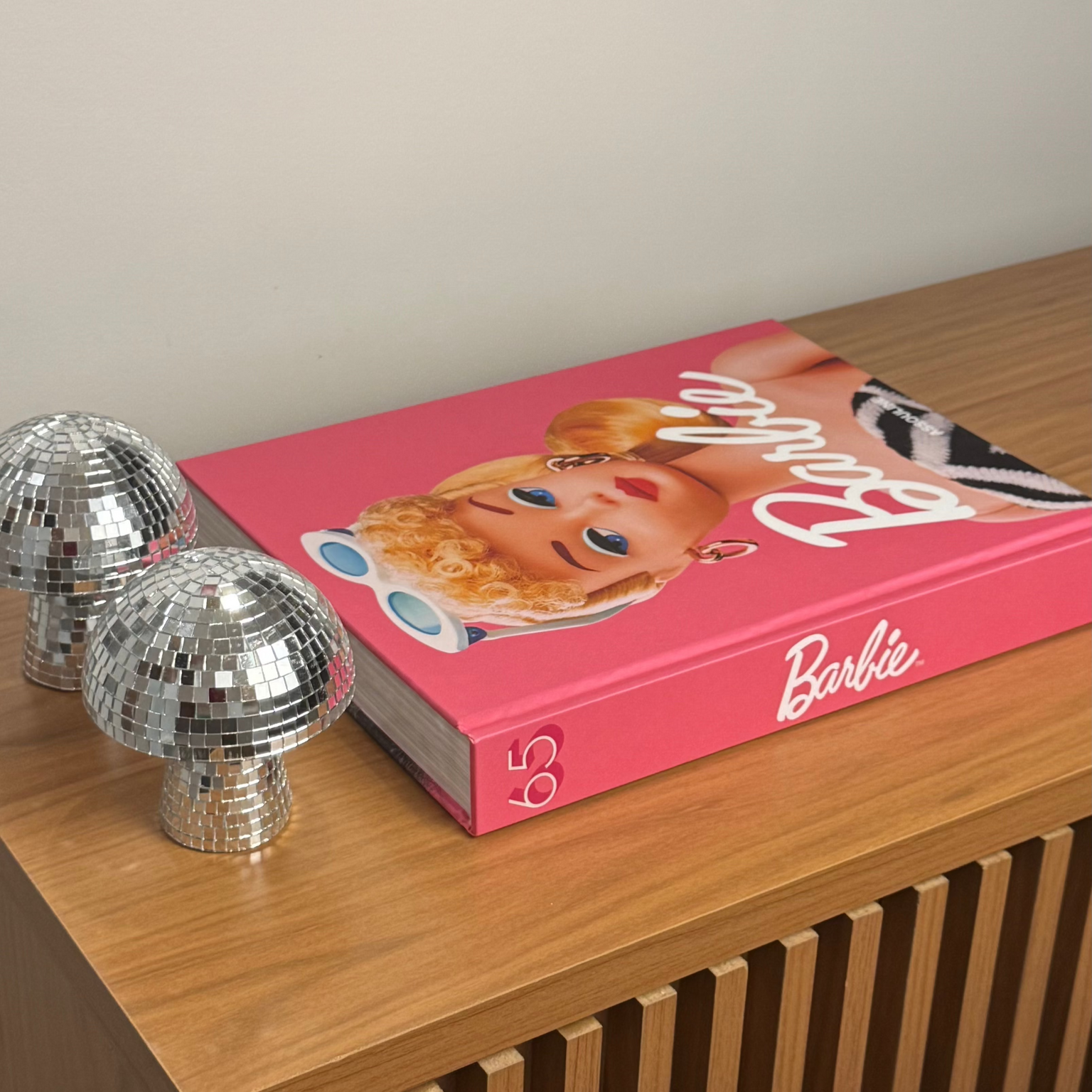 Livro Assouline Barbie - Modern Mood