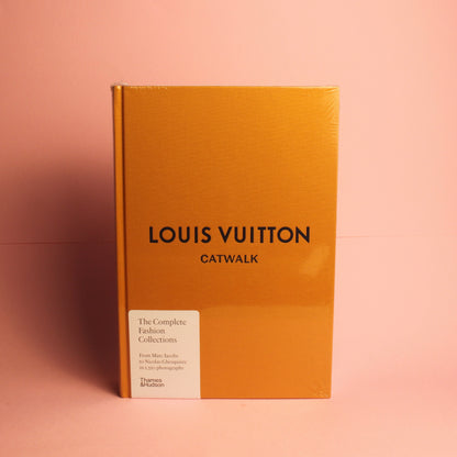 Livro Louis Vuitton - Catwalk Thames & Hudson - Modern Mood