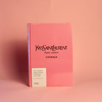 Livro Catwalk Yves Saint Laurent - Modern Mood