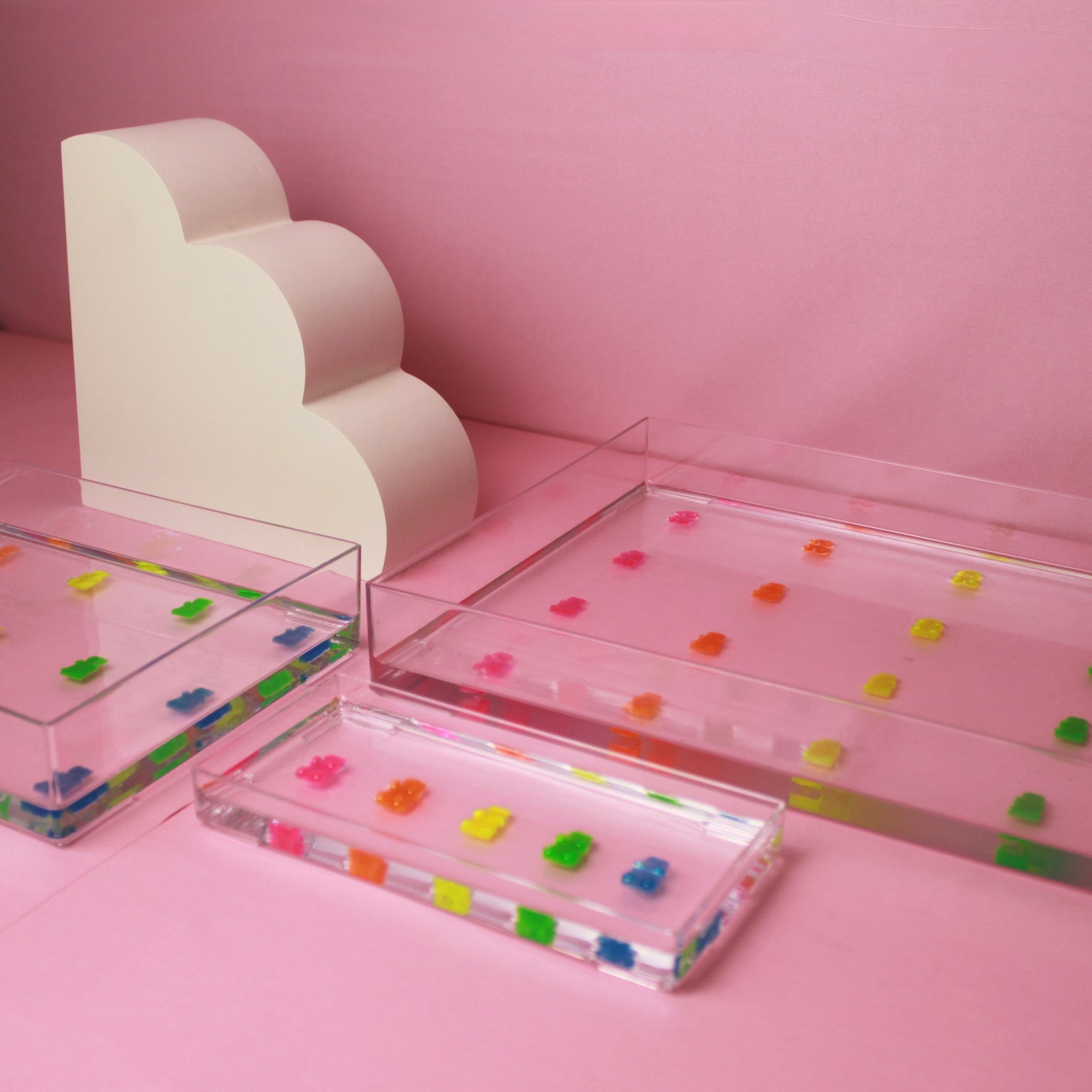 Bandeja de acrílico Candy Tray com mini ursos neon em três tamanhos - Modern Mood
