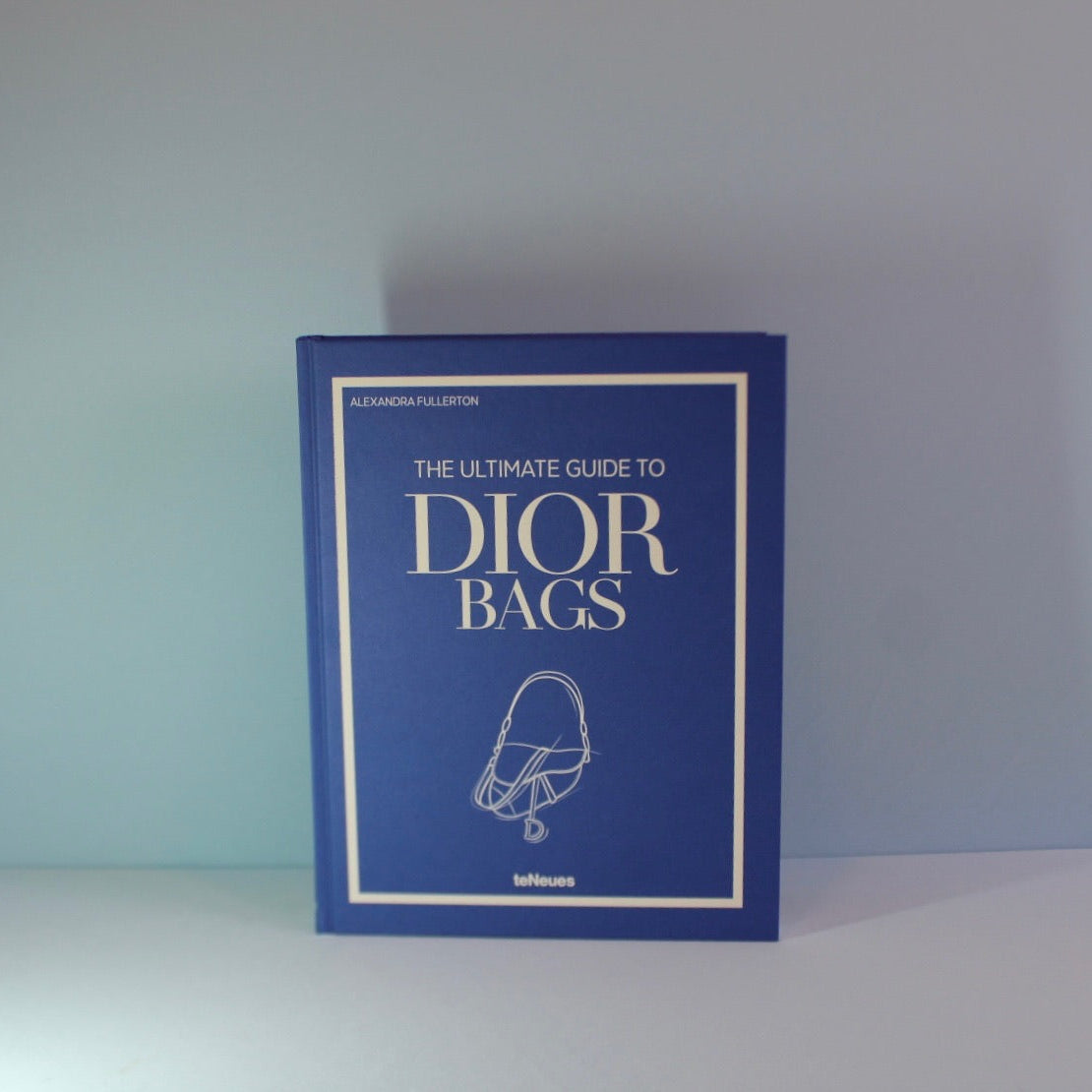 Livro The Ultimate Guide To Dior Bags Teneues