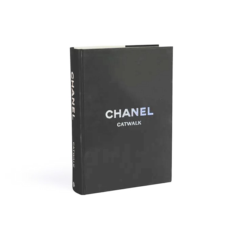 Livro Chanel - Catwalk - The Complete Collections Revised Edition Thames & Hudson - Modern Mood