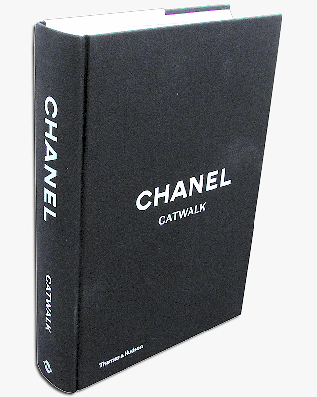 Livro Chanel - Catwalk - The Complete Collections Revised Edition Thames & Hudson - Modern Mood