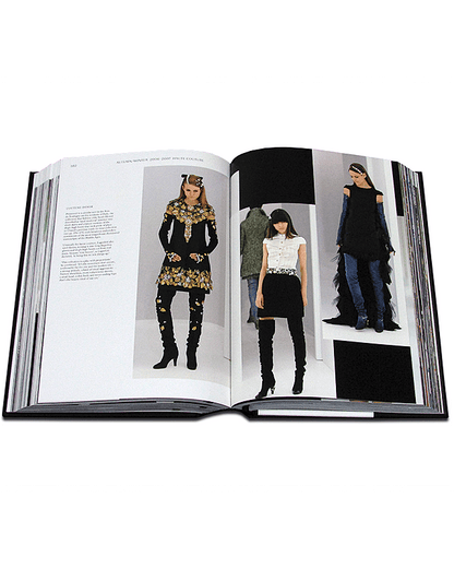 Livro Chanel - Catwalk - The Complete Collections Revised Edition Thames & Hudson - Modern Mood