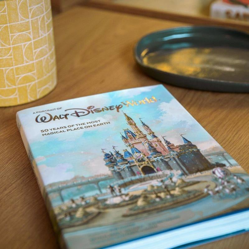 Livro A Portrait of Walt Disney World Penguin Randon House Llc - Modern Mood