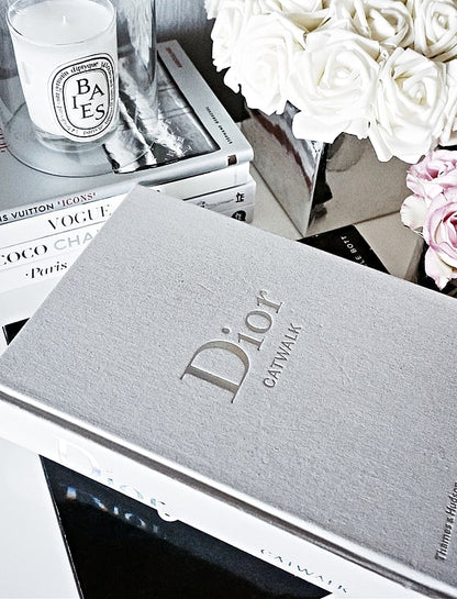 Livro Dior - Catwalk Thames & Hudson - Modern Mood